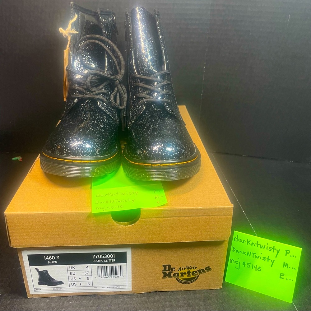 BNIB Dr.Martens 1460 UK 4 US 6 Cosmic Glitter PRICE FIRM NO OFFERS NO DISCOUNTS - Picture 2 of 15